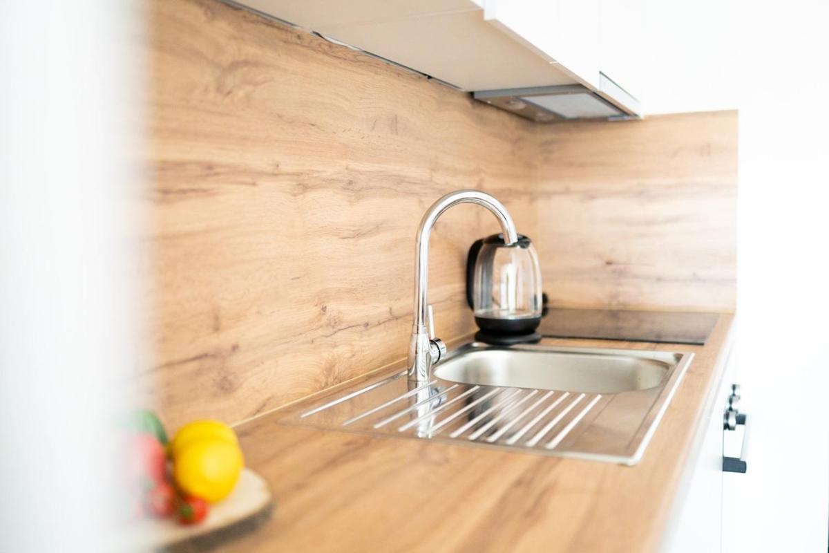 W Design With Balcony & Free Parking Appartamento