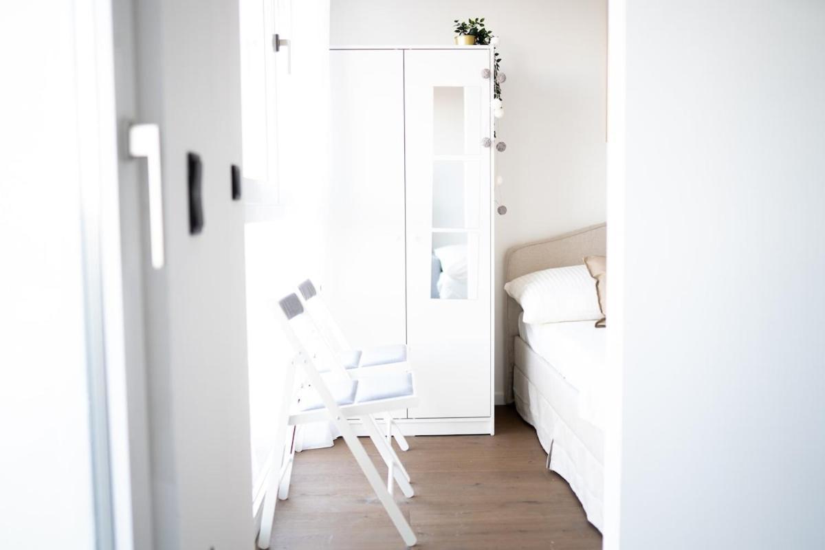 W Design With Balcony & Free Parking Appartamento
